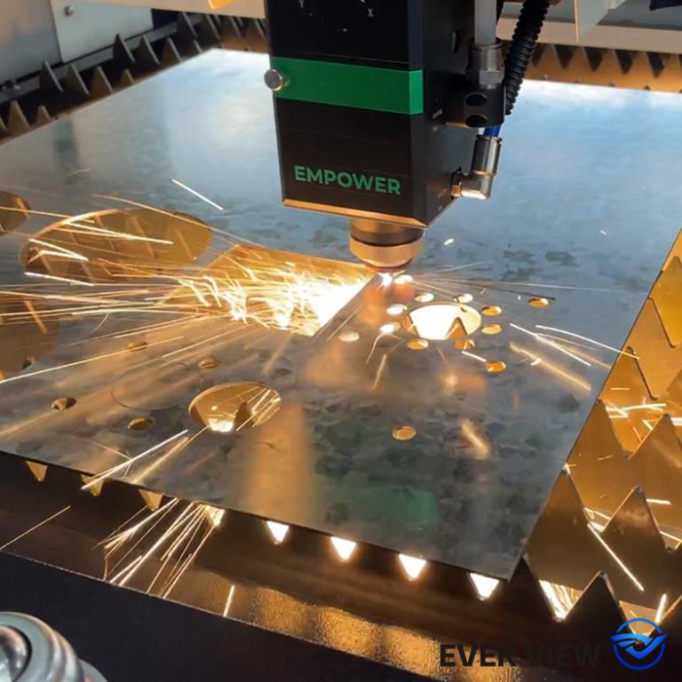 Quomodo machinis laser secans processus summus praecisionem consequi potest: SAECULA Machinaria disgregat processus cardinis.